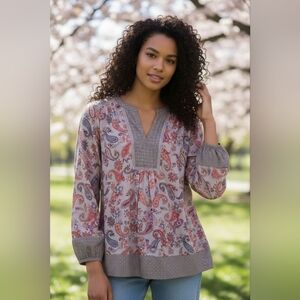 DR2 Womens Sz L Paisley Print Blouse with‎ Crochet Accents